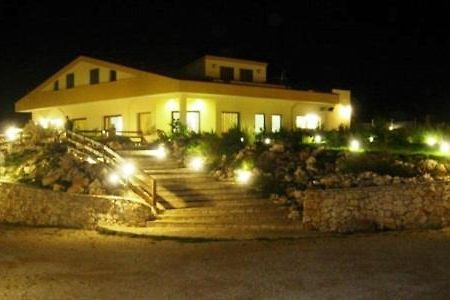 Agriturismo Terra Dei Sassi มาเตรา ภายนอก รูปภาพ