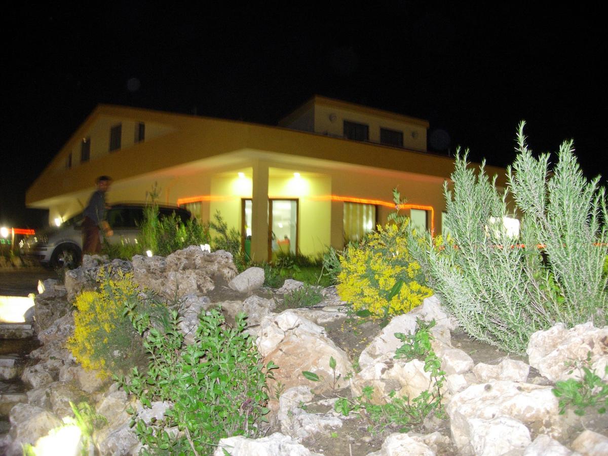 Agriturismo Terra Dei Sassi มาเตรา ภายนอก รูปภาพ