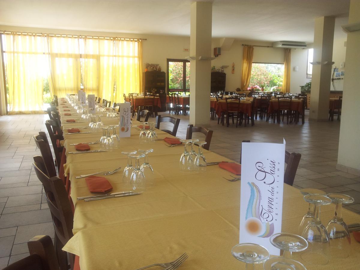 Agriturismo Terra Dei Sassi มาเตรา ภายนอก รูปภาพ